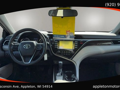 Used 2018 Toyota Camry LE FWD image 9