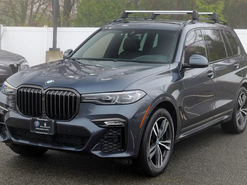 Used 2021 BMW X7 xDrive40i w/ M Sport Package AWD/4WD image 3