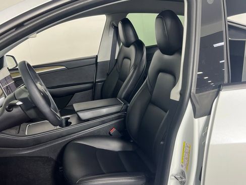 Used 2023 Tesla Model Y Long Range image 29