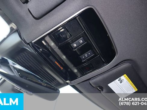 Used 2024 Land Rover Range Rover Long Wheelbase SE image 36