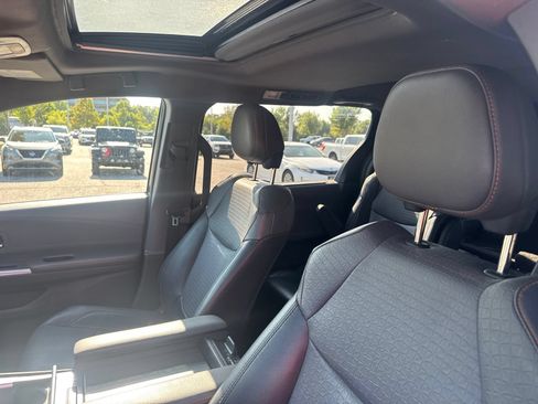 Used 2021 Toyota Sienna XSE w/ XSE Plus Package FWD image 18