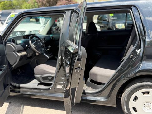 Used 2009 Scion xB FWD image 42