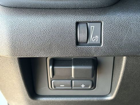 New 2026 GMC Canyon Elevation w/ Convenience Package image 18