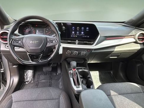 Used 2024 Chevrolet Trax RS w/ Driver Confidence Package FWD image 16