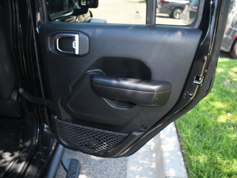 Used 2019 Jeep Wrangler Unlimited Sport S AWD/4WD image 20