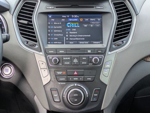 Used 2018 Hyundai Santa Fe Sport w/ 2.0T Ultimate Tech Package 05 FWD image 17