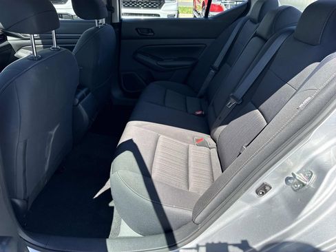 Used 2024 Nissan Altima 2.5 SV image 28