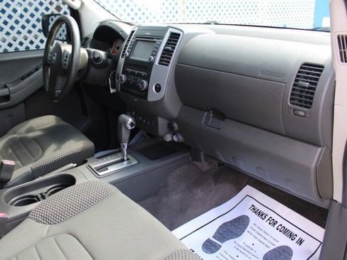 Used 2015 Nissan Xterra PRO-4X AWD/4WD image 9