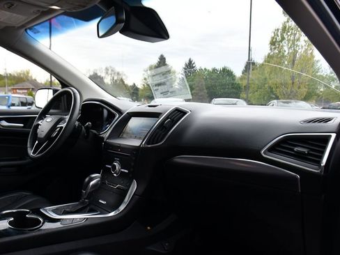 Used 2018 Ford Edge Titanium w/ Equipment Group 302A AWD/4WD image 13