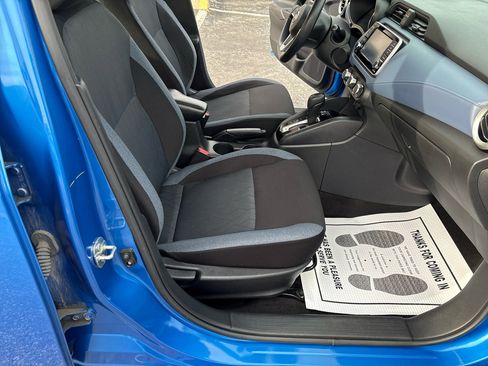 Used 2023 Nissan Versa SV image 25