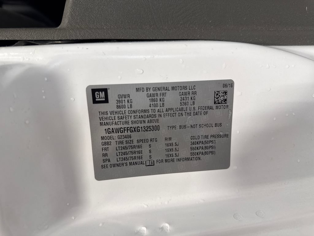 Used 2016 Chevrolet Express 2500 LT w/ LT Preferred Equipment Group RWD image 21