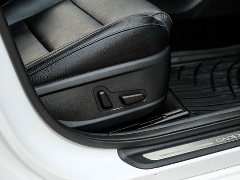 Used 2019 Kia Cadenza Premium image 38