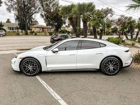 Used 2022 Porsche Taycan RWD image 14