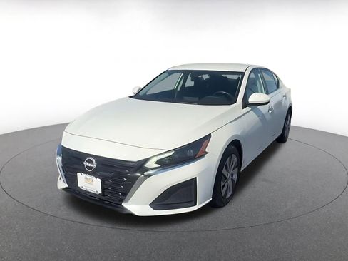 Used 2023 Nissan Altima 2.5 S FWD image 7