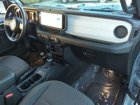 Used 2024 Jeep Wrangler Sport AWD/4WD image 24