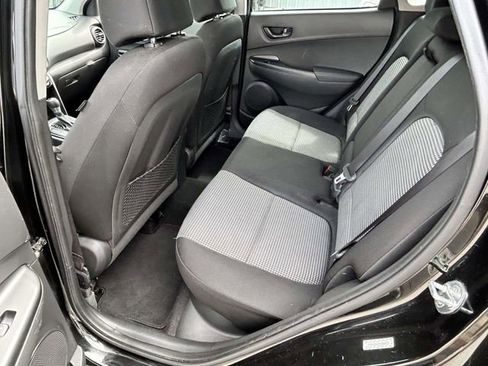 Used 2021 Hyundai Kona SE image 9