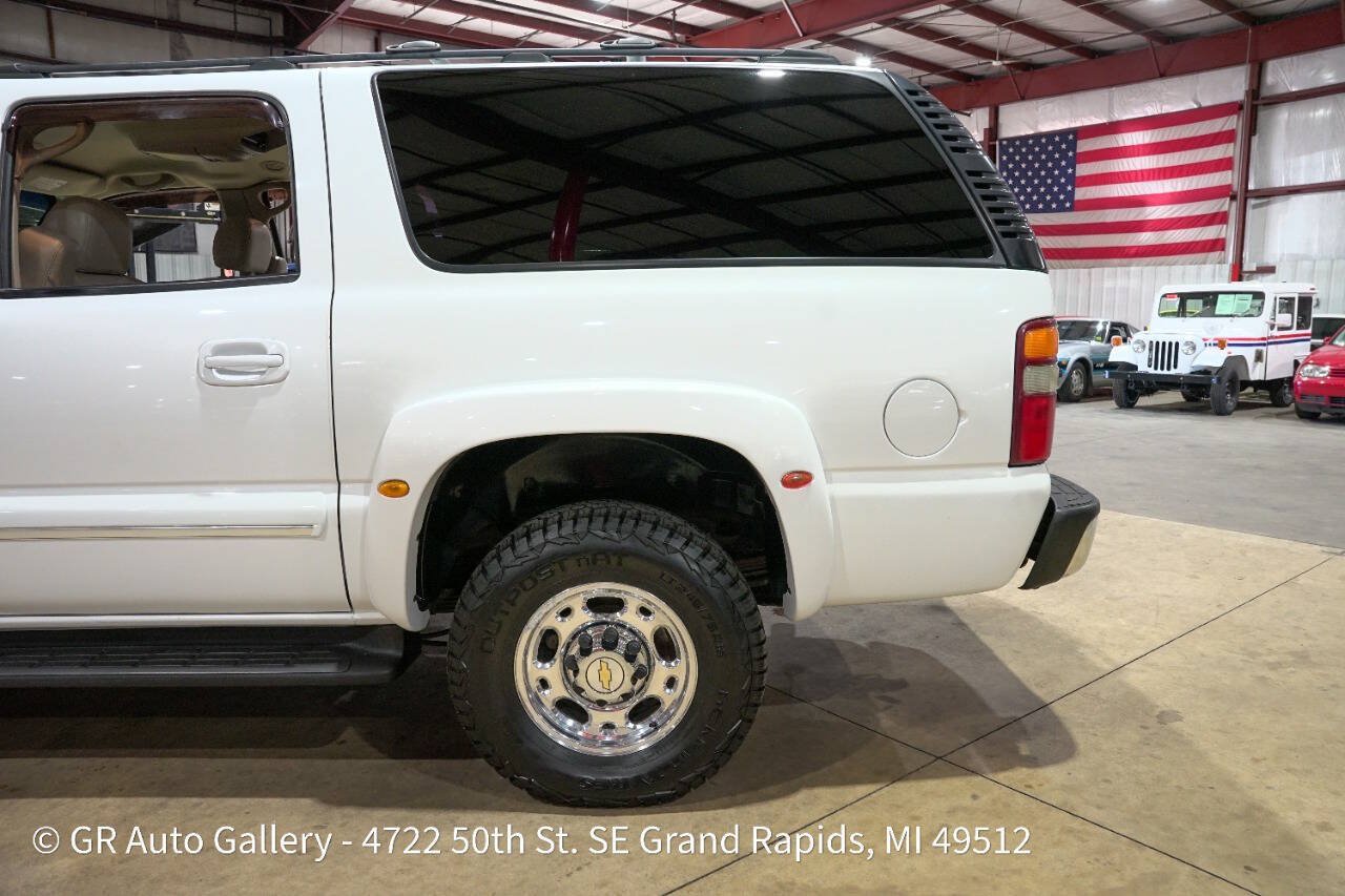 Used 2003 Chevrolet Suburban 2500 LT w/ LT Preferred Equipment Group AWD/4WD image 5