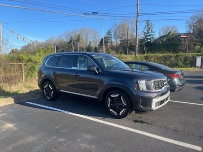 Used 2025 Kia Telluride S