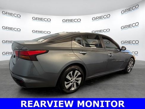 Used 2024 Nissan Altima 2.5 S FWD image 6