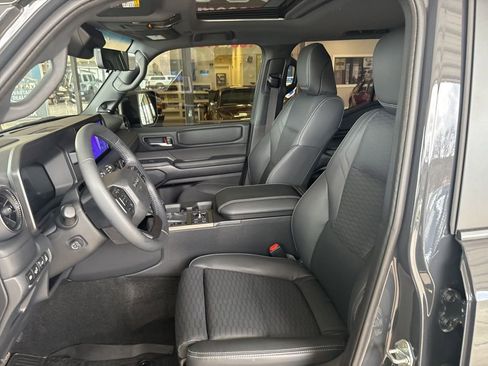 Used 2025 Toyota Land Cruiser image 9