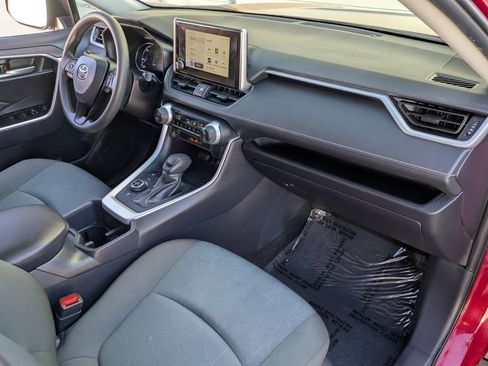 Used 2025 Toyota RAV4 XLE image 29