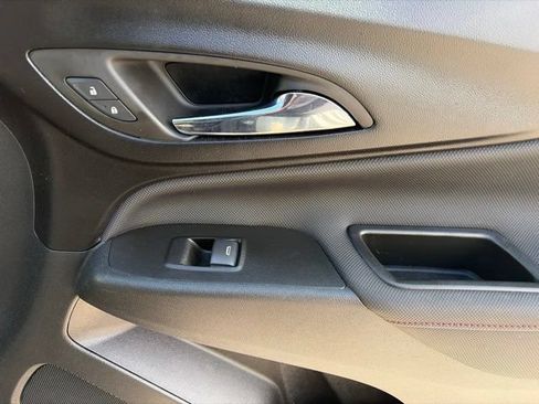 Used 2023 Chevrolet Equinox RS AWD/4WD image 38