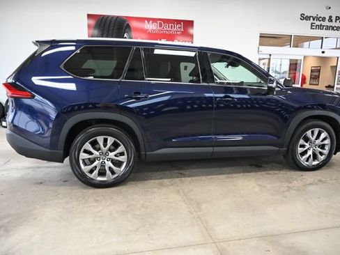 Certified 2024 Toyota Grand Highlander AWD image 5