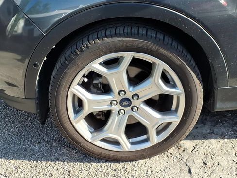 Used 2019 Ford Escape Titanium FWD image 10