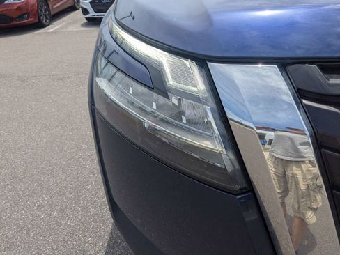 Used 2023 Nissan Pathfinder Platinum AWD/4WD image 10