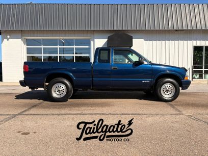 Used 2000 Chevrolet S10 Pickup LS w/ Preferred Equipment Group