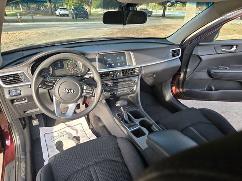 Used 2020 Kia Optima LX image 16