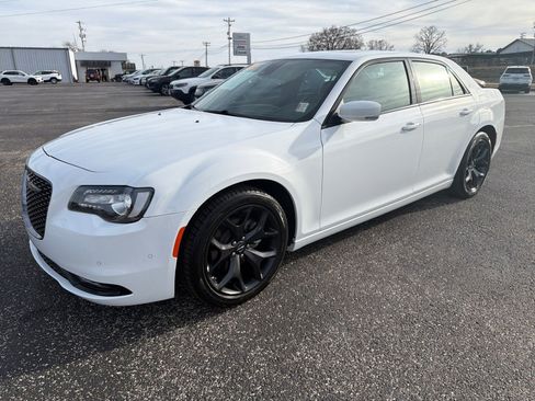 Used 2022 Chrysler 300 S w/ Comfort Group image 4