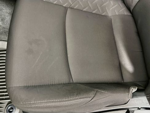 Certified 2025 Toyota Tacoma SR5 AWD/4WD image 19