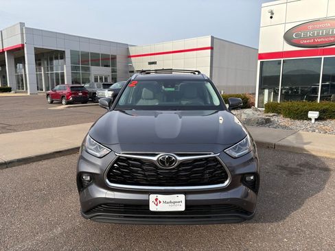 Used 2024 Toyota Highlander Limited image 9