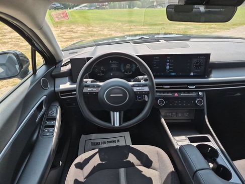 Used 2025 Hyundai Sonata SEL FWD image 30