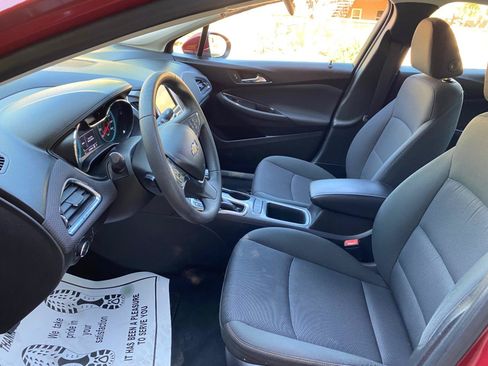Used 2018 Chevrolet Cruze LT FWD image 22