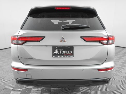 Used 2022 Mitsubishi Outlander ES image 6