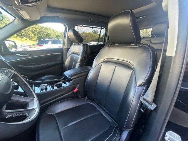 Used 2023 Jeep Grand Cherokee L Limited w/ Luxury Tech Group II AWD/4WD image 22