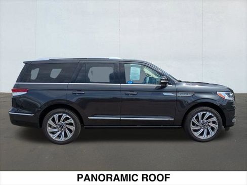 New 2024 Lincoln Navigator Reserve image 6