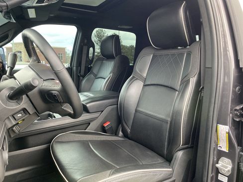 Used 2025 RAM 3500 Limited image 8