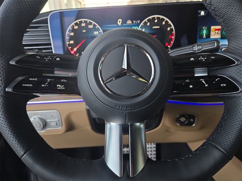 New 2026 Mercedes-Benz GLS 580 4MATIC image 25