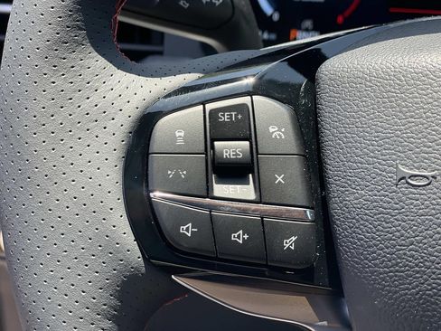 New 2026 Ford Explorer ST-Line w/ ST-Line Street Pack AWD/4WD image 8