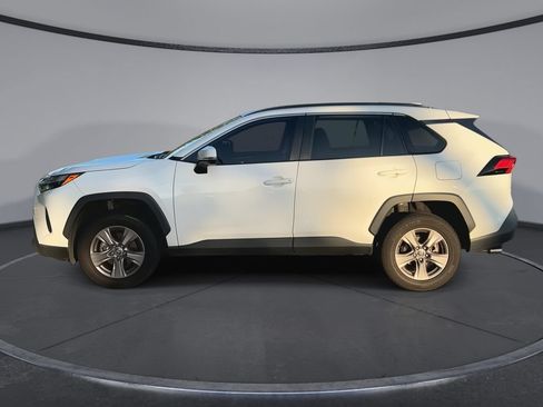 Used 2022 Toyota RAV4 XLE FWD image 5
