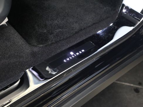 Certified 2022 Rolls-Royce Cullinan w/ Dark Exterior Package image 32