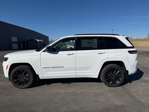 New 2026 Jeep Grand Cherokee Limited image 4