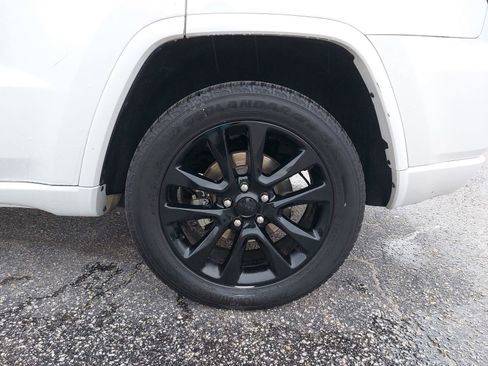 Used 2019 Jeep Grand Cherokee Altitude RWD image 35