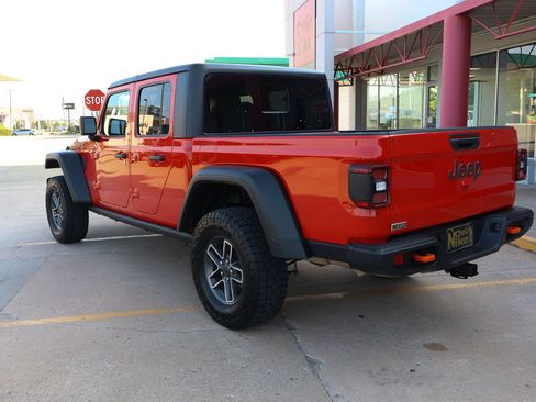 Used 2026 Jeep Gladiator Mojave AWD/4WD image 8