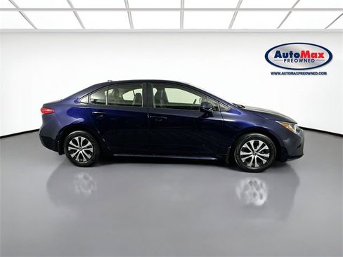 Used 2022 Toyota Corolla LE image 9