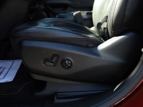 Used 2019 Chrysler Pacifica Touring-L w/ Advanced Safetytec Group FWD image 12