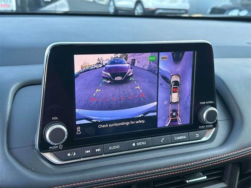 Certified 2025 Nissan Rogue SV image 28